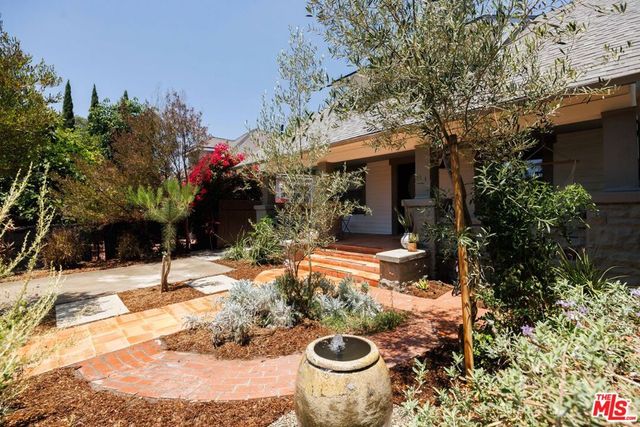1419 Rolland Curtis Place, Los Angeles, CA 90062