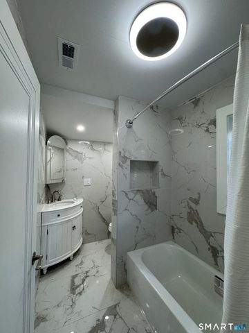 130 Roydon Road, New Haven, CT 06511