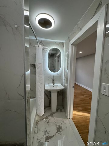 130 Roydon Road, New Haven, CT 06511