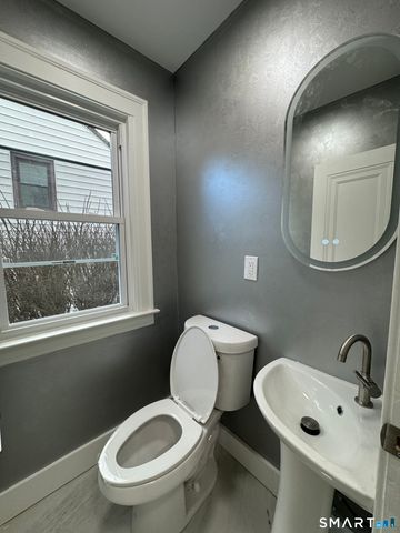 130 Roydon Road, New Haven, CT 06511