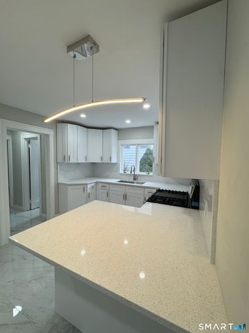 130 Roydon Road, New Haven, CT 06511