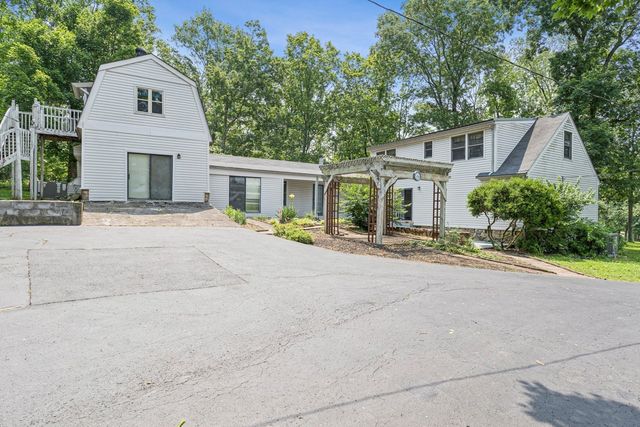 2929 Callis Rd, Lebanon, TN 37090