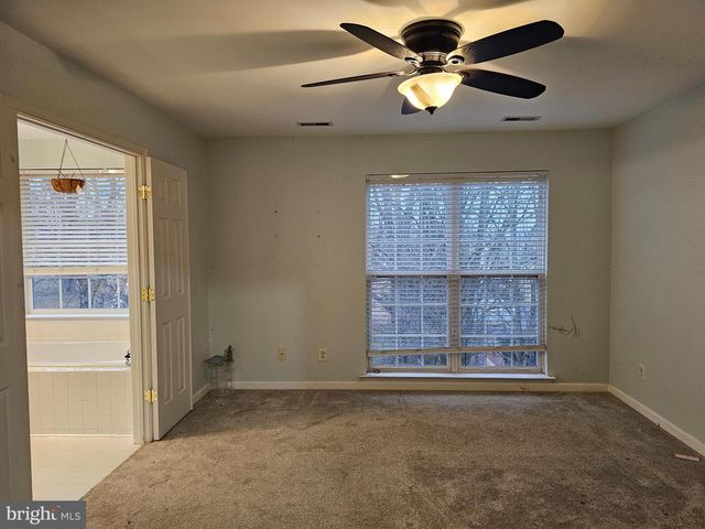 120 CREEKMONT CT, Newark, DE 19702