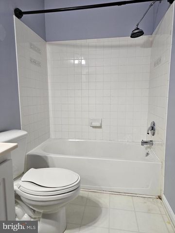 120 CREEKMONT CT, Newark, DE 19702