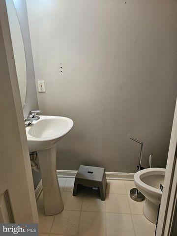 120 CREEKMONT CT, Newark, DE 19702