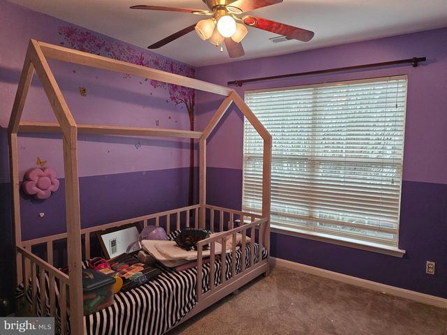 120 CREEKMONT CT, Newark, DE 19702