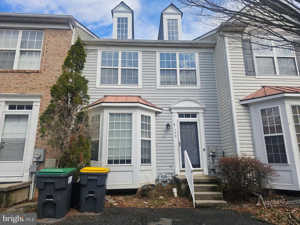 120 CREEKMONT CT, Newark, DE 19702