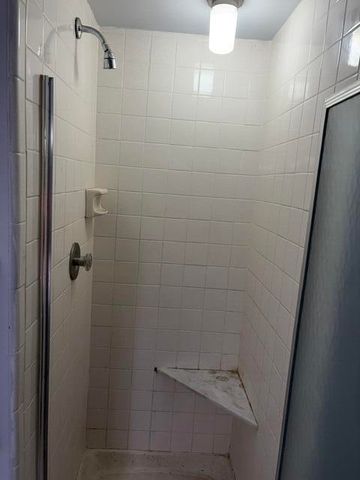35980 Ann Arbor Trail, Livonia, MI 48150