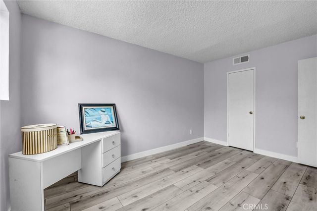 17061 Roscoe Boulevard 2, Northridge, CA 91325