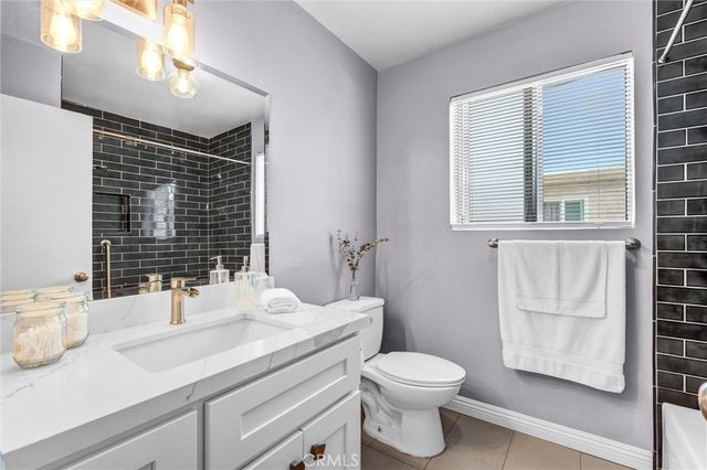 17061 Roscoe Boulevard 2, Northridge, CA 91325