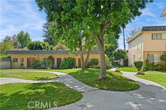 17061 Roscoe Boulevard 2, Northridge, CA 91325