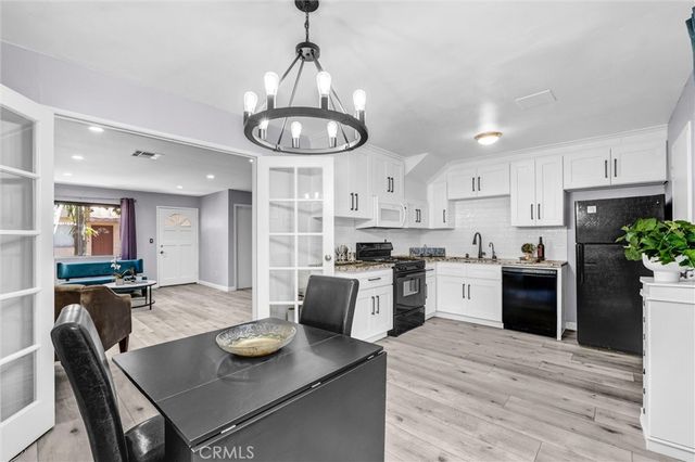 17061 Roscoe Boulevard 2, Northridge, CA 91325
