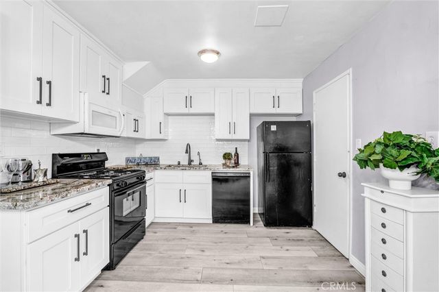 17061 Roscoe Boulevard 2, Northridge, CA 91325