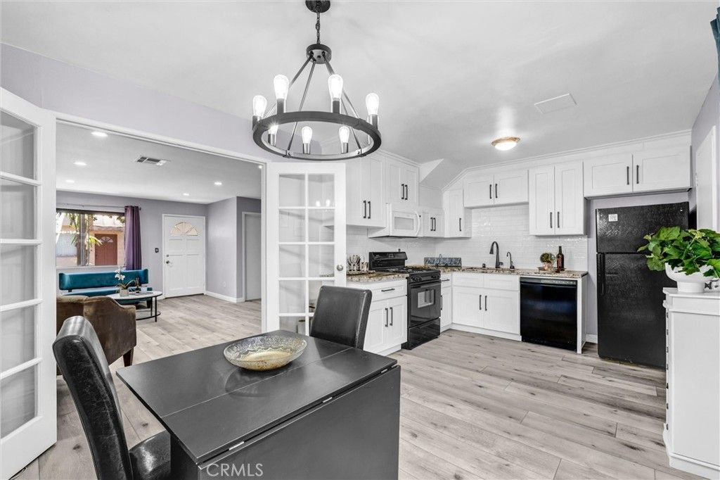 17061 Roscoe Boulevard 2, Northridge, CA 91325 — photo 4