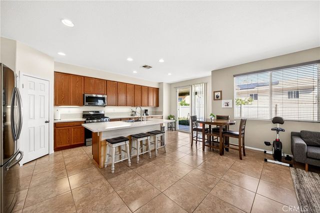 12448 Los Pinos, Victorville, CA 92392