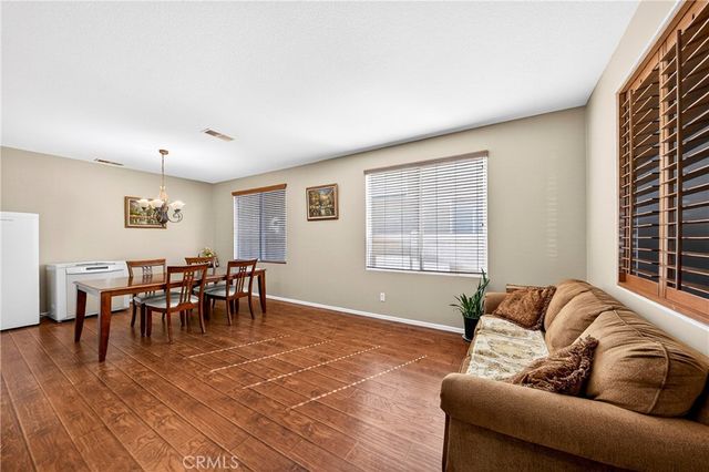 12448 Los Pinos, Victorville, CA 92392