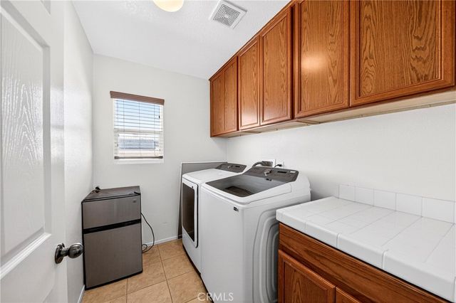 12448 Los Pinos, Victorville, CA 92392