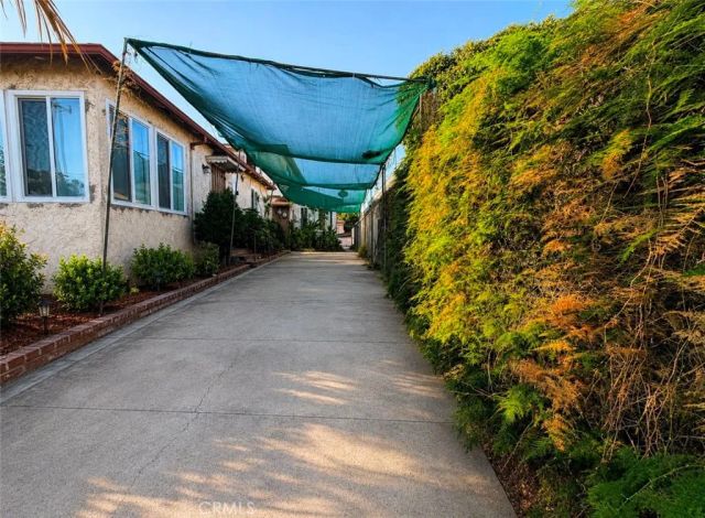 2009 W Vernon, Los Angeles, CA 90062