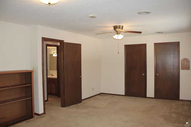 2004 Somerset Square, Manhattan, KS 66503