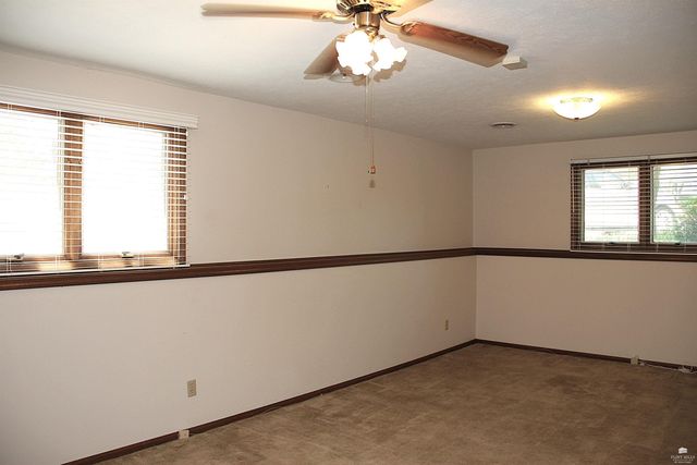 2004 Somerset Square, Manhattan, KS 66503