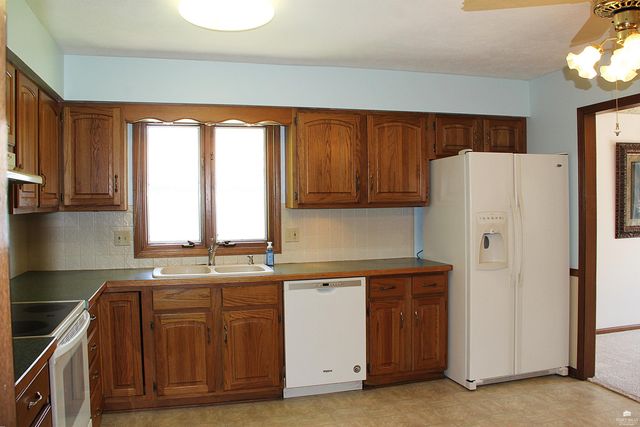 2004 Somerset Square, Manhattan, KS 66503