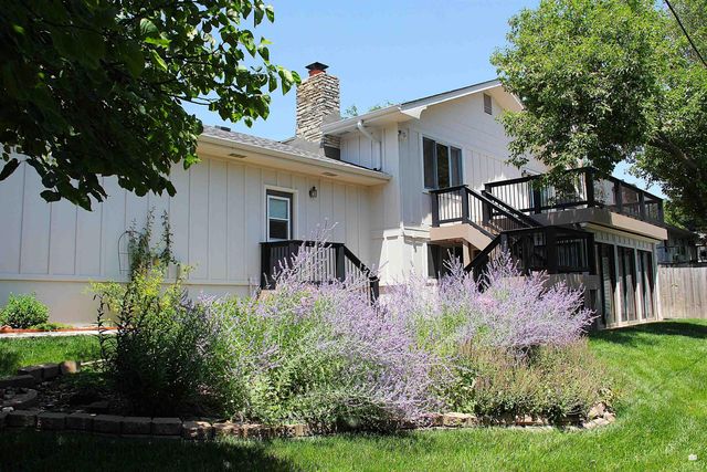 2004 Somerset Square, Manhattan, KS 66503