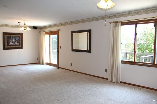 2004 Somerset Square, Manhattan, KS 66503