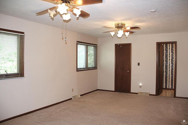2004 Somerset Square, Manhattan, KS 66503