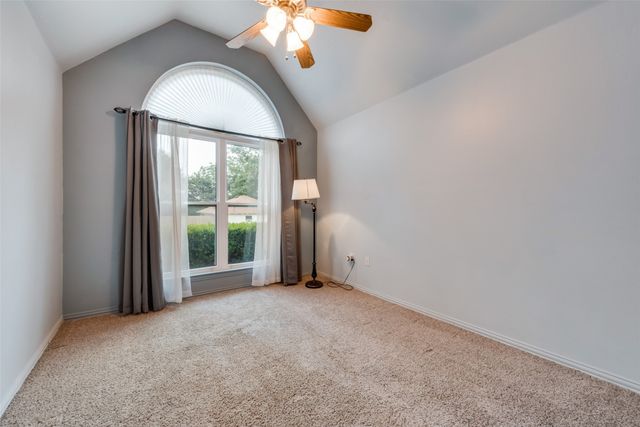 106 S 3rd Avenue, Mansfield, TX 76063