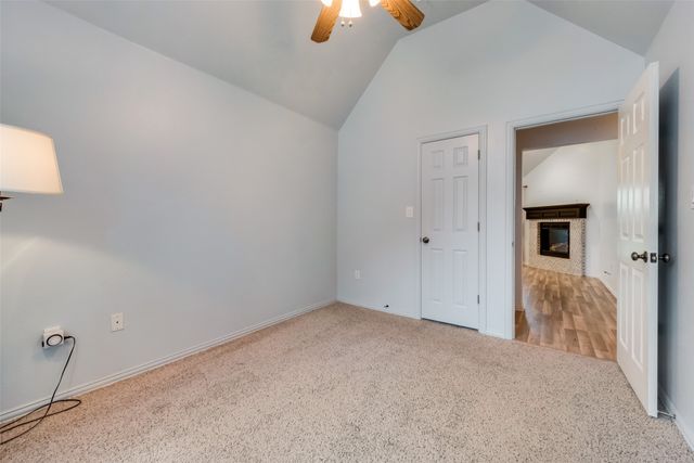 106 S 3rd Avenue, Mansfield, TX 76063