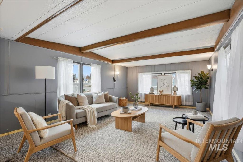 8429 W Irving Ln, Boise, ID 83704