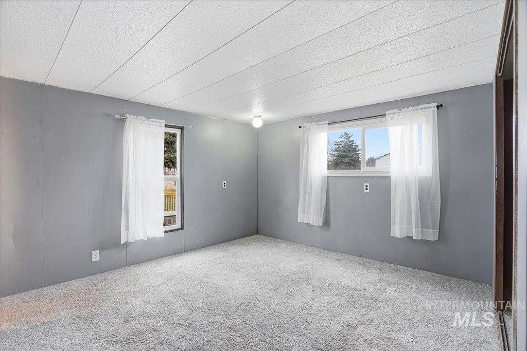 8429 W Irving Ln, Boise, ID 83704 photo 11