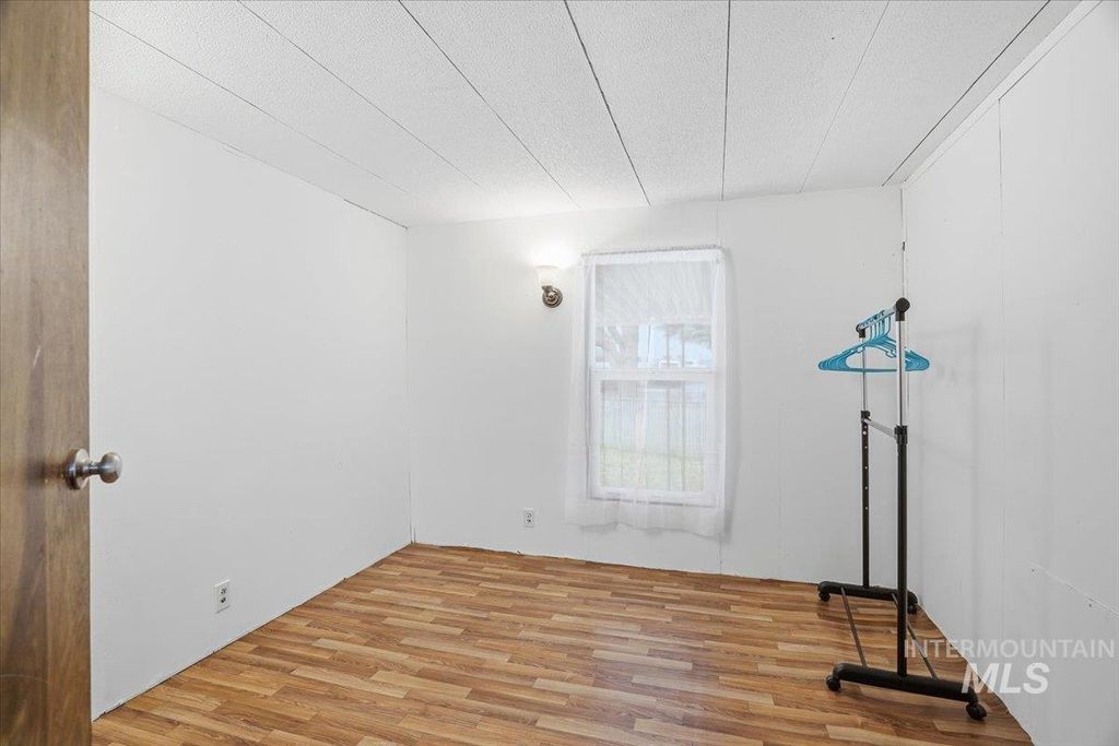 8429 W Irving Ln, Boise, ID 83704 photo 14