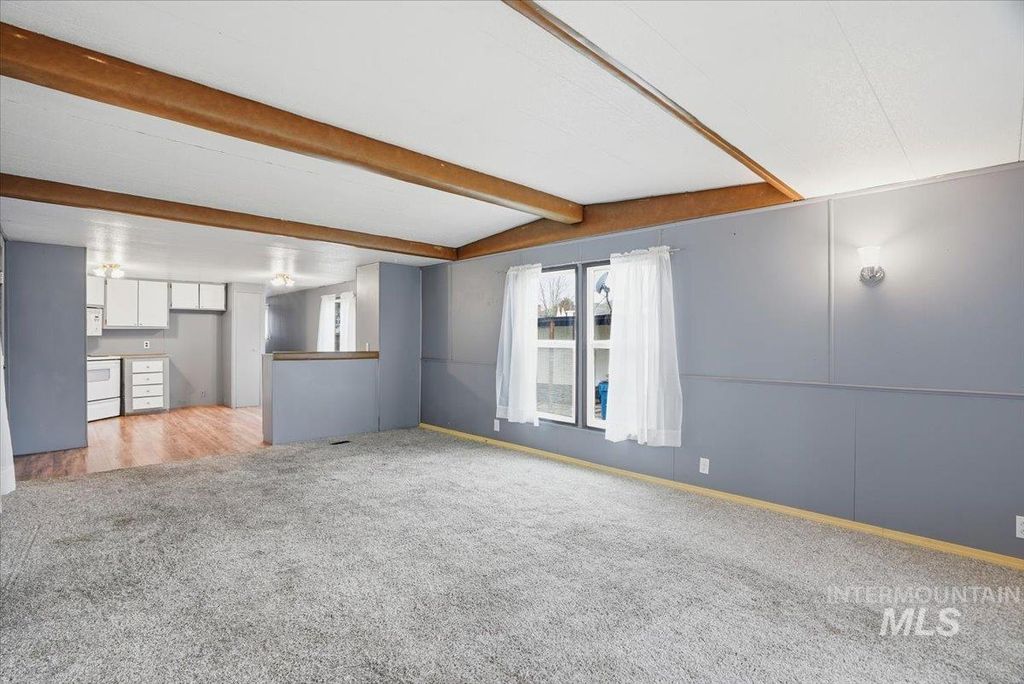 8429 W Irving Ln, Boise, ID 83704 photo 9