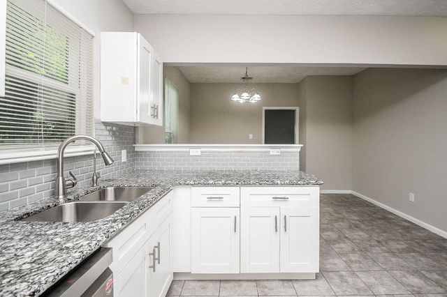 4137 Galesburg St, Houston, TX 77051