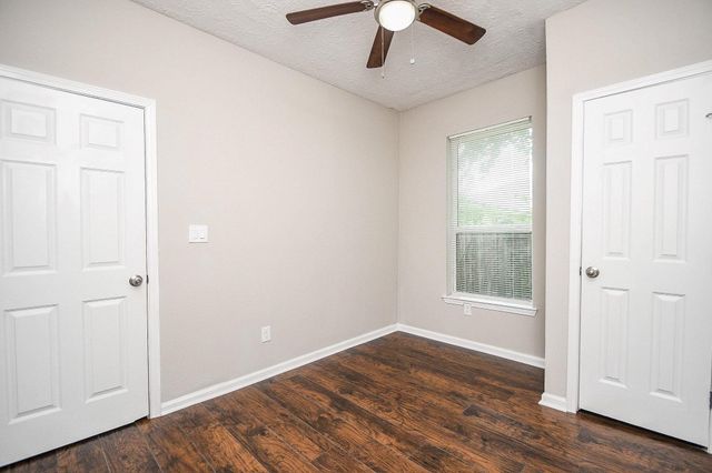 4137 Galesburg St, Houston, TX 77051