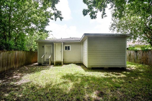 4137 Galesburg St, Houston, TX 77051