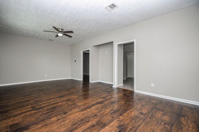 4137 Galesburg St, Houston, TX 77051