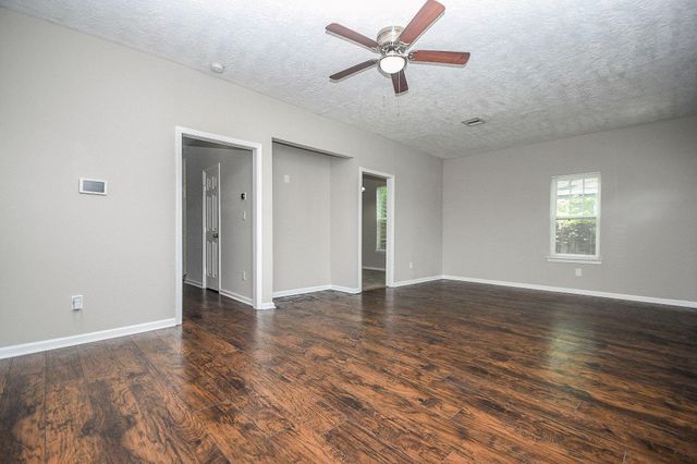 4137 Galesburg St, Houston, TX 77051