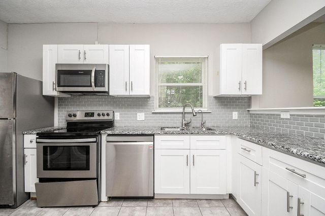 4137 Galesburg St, Houston, TX 77051