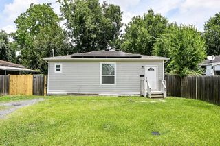 4137 Galesburg St, Houston, TX 77051