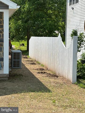 402 EIGHTH AVENUE, Burnham, PA 17009