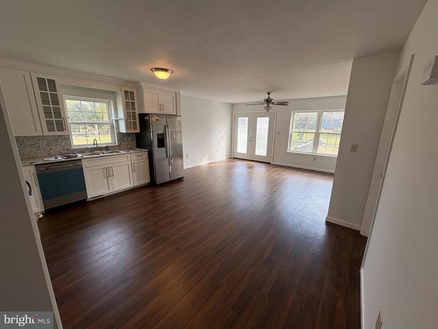 402 EIGHTH AVENUE, Burnham, PA 17009