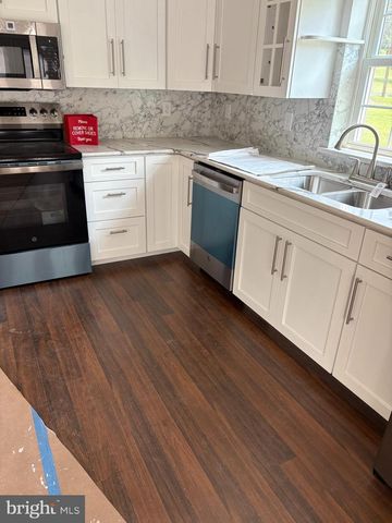 402 EIGHTH AVENUE, Burnham, PA 17009