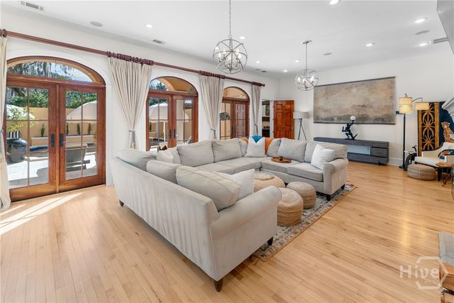 529 E 44th Street, Savannah, GA 31405