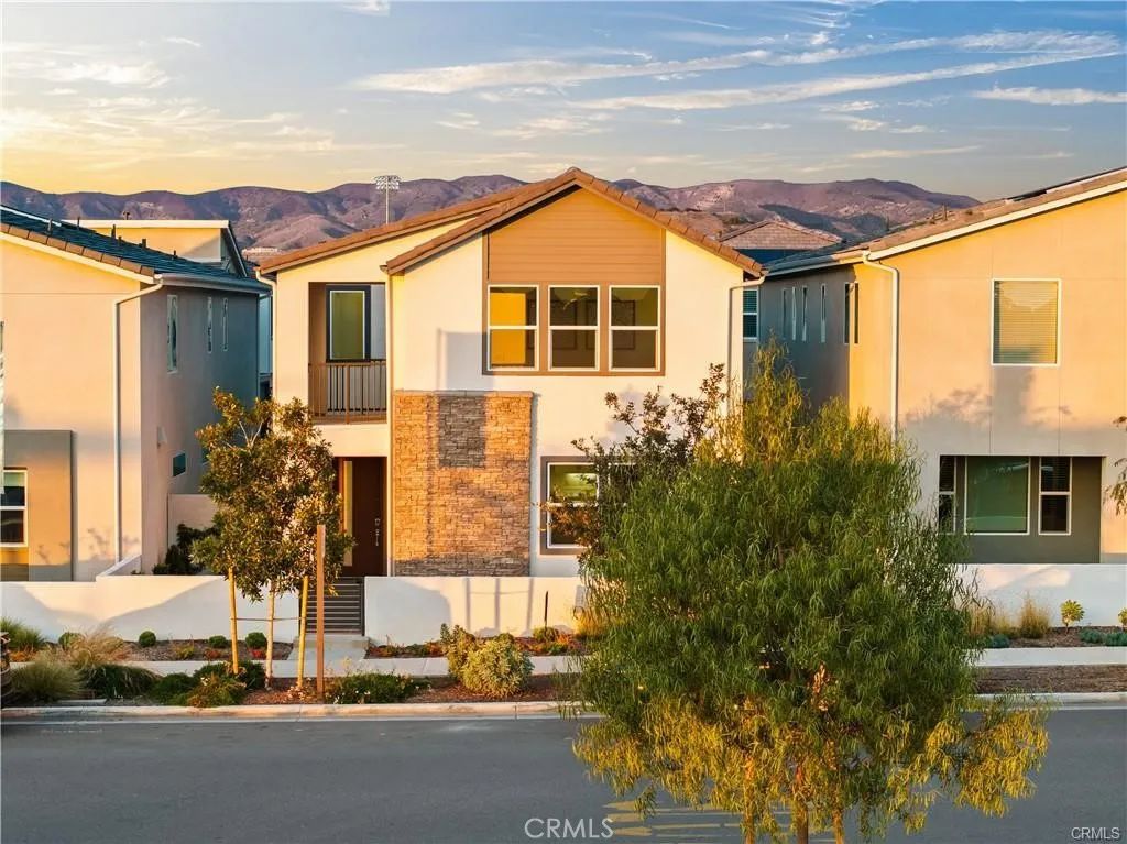 205 Culture, Irvine, CA 92618