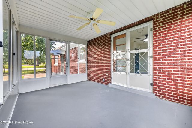 5125 Emerald Dr, Louisville, KY 40219