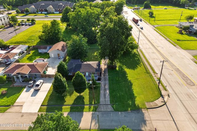 5125 Emerald Dr, Louisville, KY 40219