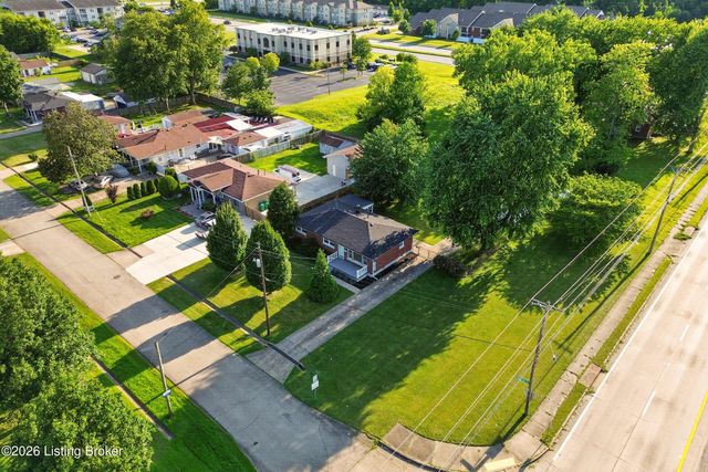 5125 Emerald Dr, Louisville, KY 40219
