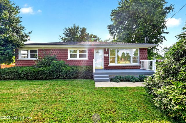 5125 Emerald Dr, Louisville, KY 40219